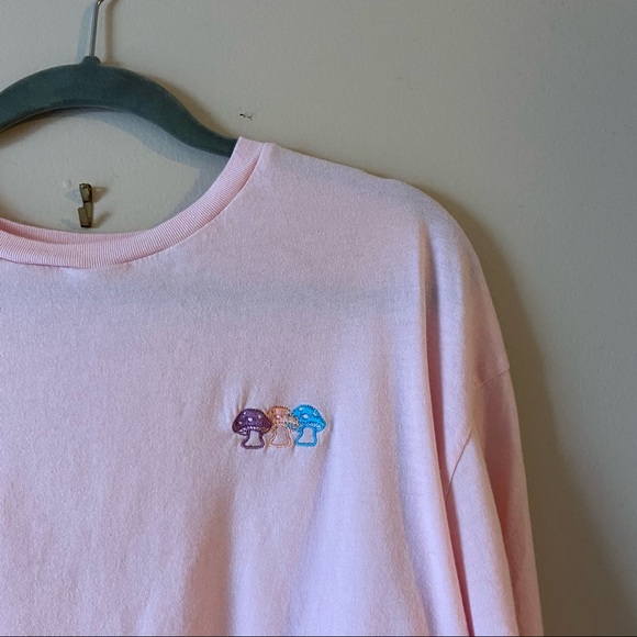 Pacsun• mushroom embroidered pink cropped T-shirt - Picture 3 of 8